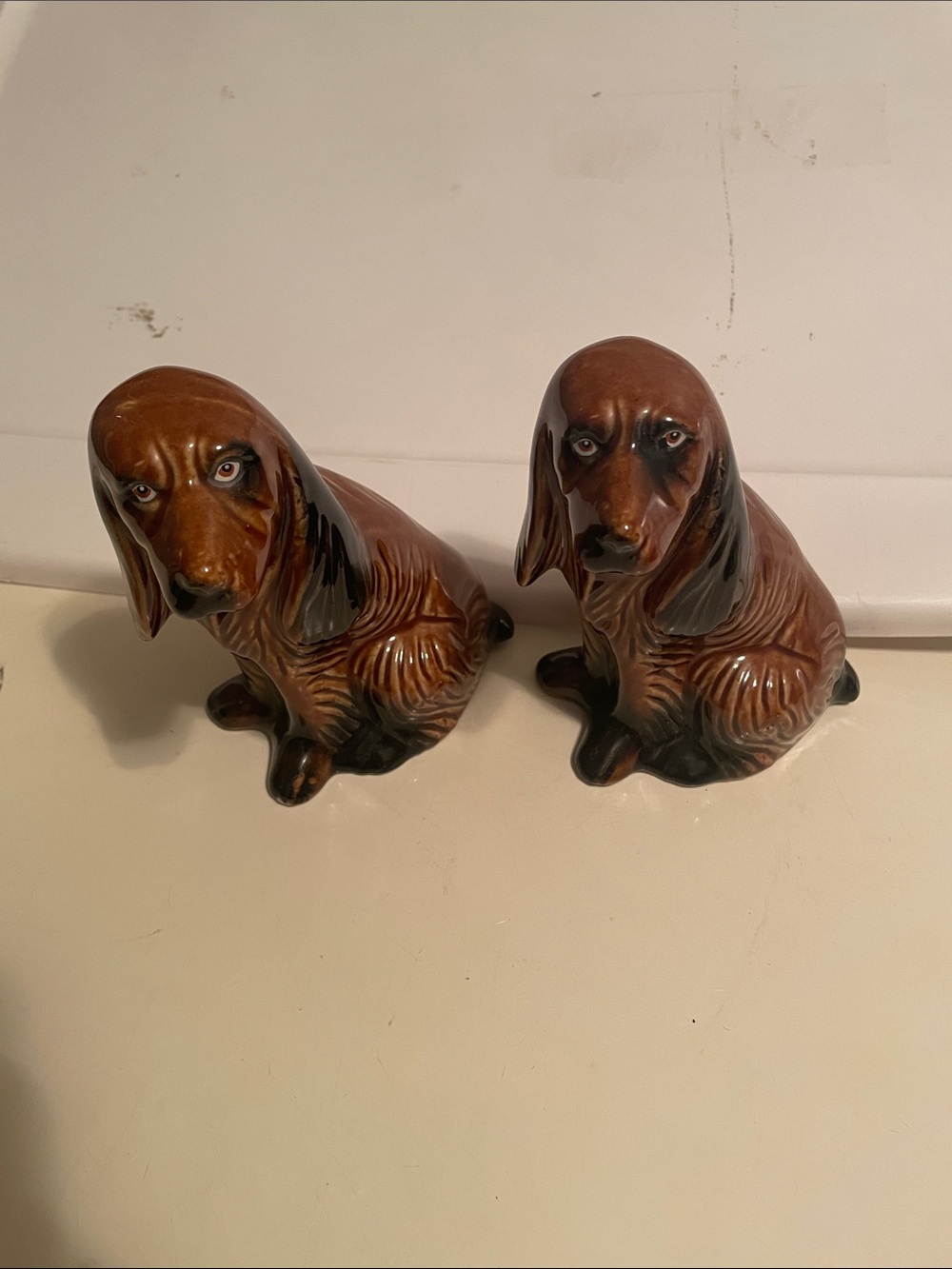 Vintage Glazed Ceramic Brown Dog Figurine Spaniel or Hound Type 5
1/2" Brazil